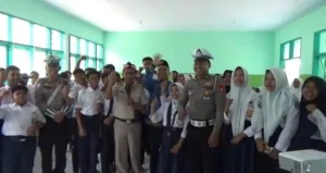 Goes to School ,Polres Bondowoso Sosialisasikan Penggunaan Sepeda Listrik