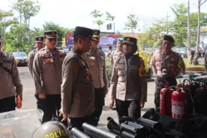 Jelang Tahap Coblosan Pilkada 2024, Birolog Polda Jatim Cek Ranmor dan Almatsus di Polres Sampang