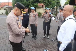 Polres Pasuruan Gelar Pemeriksaan Senjata Api Dinas untuk Tingkatkan Disiplin Anggota